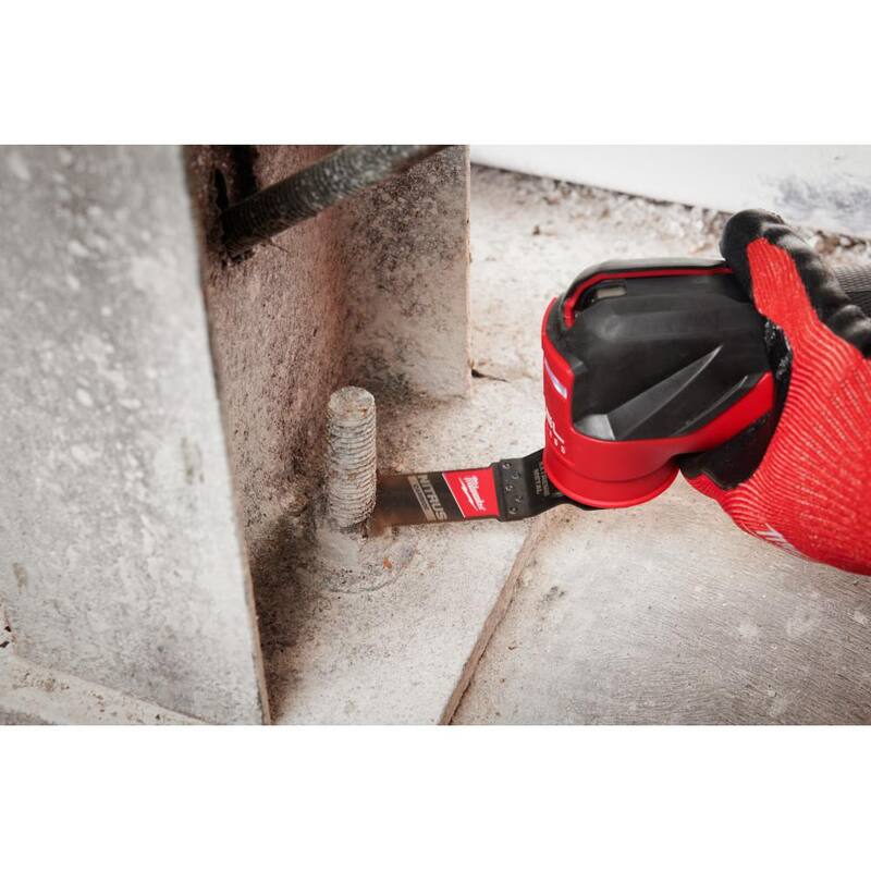 Milwaukee 1-3/8 in. Cuchilla para herramienta múltiple oscilante de corte extremo de metal Nitrus Carbide Universal Fit (paquete de 1) - 49-25-1561