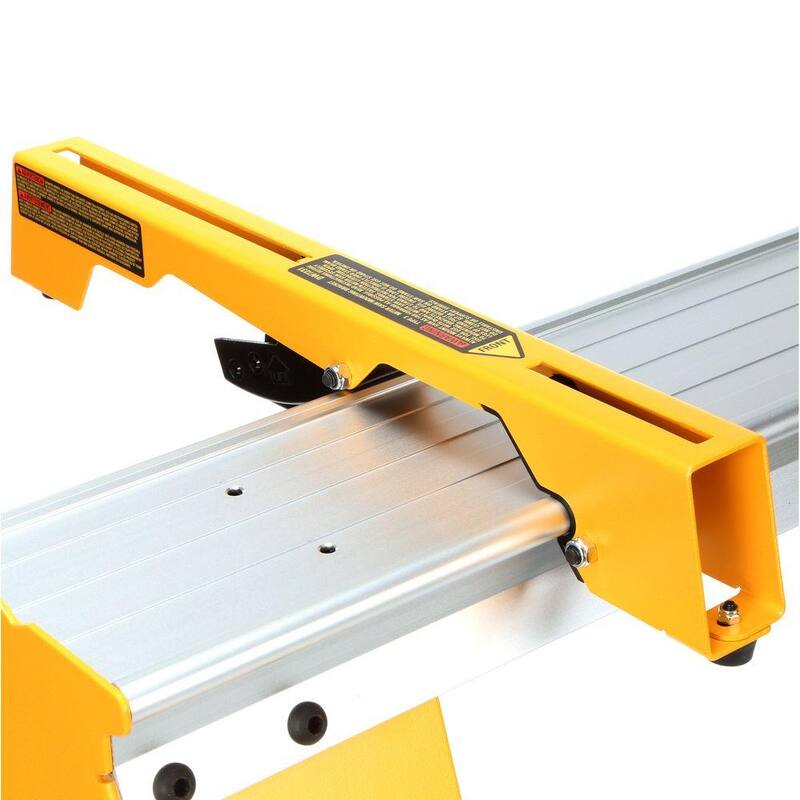 Soporte de trabajo resistente DEWALT de 15.4 lbs con soportes de montaje para sierra ingletadora - DWX725B