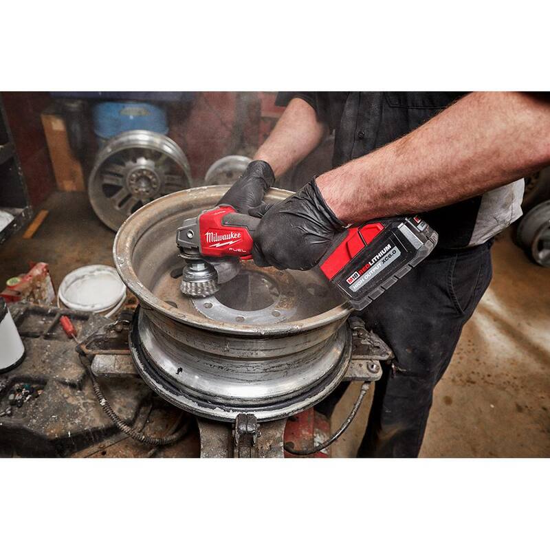 Cepillo de Copa de Alambre Trenzado de Acero al Carbono de 3 pulgadas Milwaukee - 48-52-5040