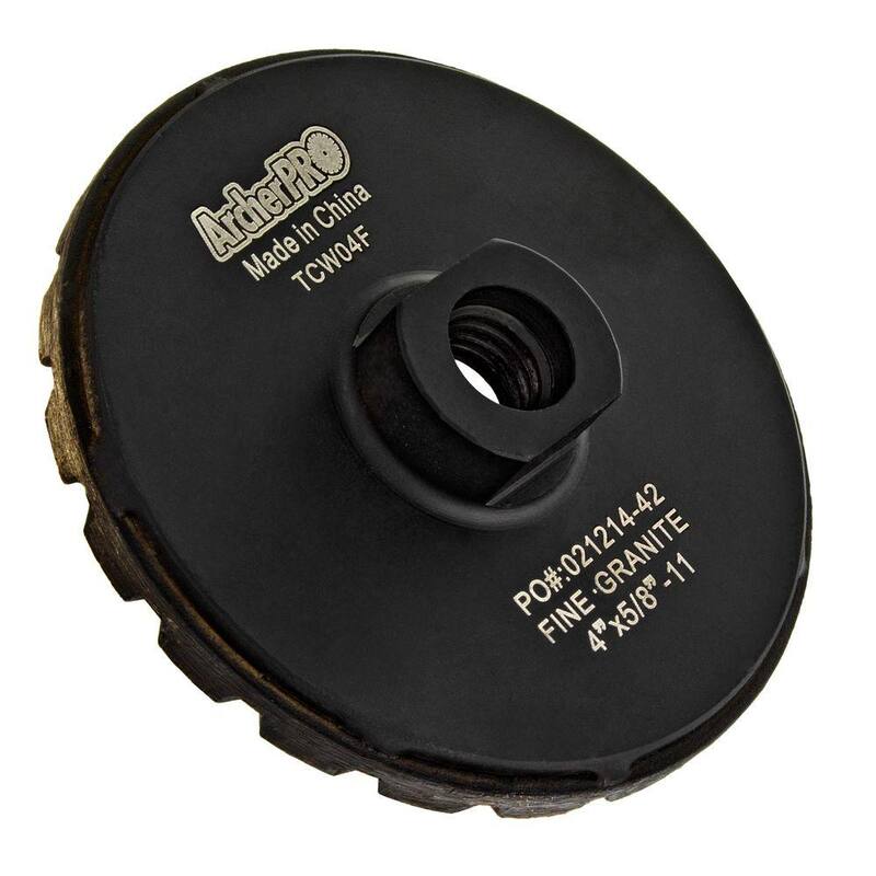 Rectificado de piedra con rueda de diamante turbo de grano fino de 4 pulgadas x 5/8 pulgadas.