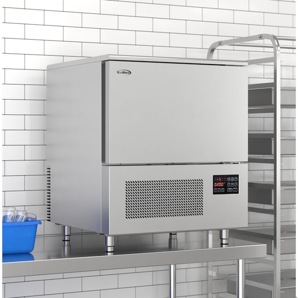 Koolmore 30 in. 5-Pan Commercial Countertop Blast Chiller 30 lbs Rapid Chill / 26.5 lbs Rapid Freeze - KM-CBLC-5
