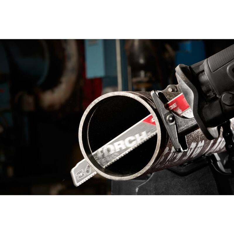 Milwaukee 9 pulgadas 8 TPI Hoja de sierra alternativa SAWZALL con dientes de carburo para corte de metal (paquete de 2) - 48-00-5202-48-00-5202