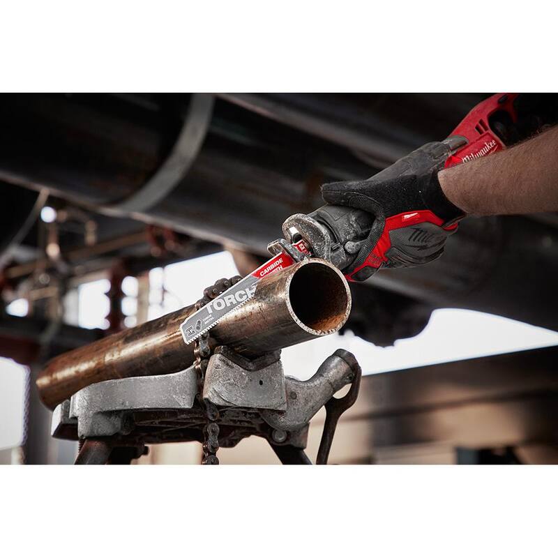 Milwaukee 9 pulgadas 8 TPI Hoja de sierra alternativa SAWZALL con dientes de carburo para corte de metal (paquete de 2) - 48-00-5202-48-00-5202