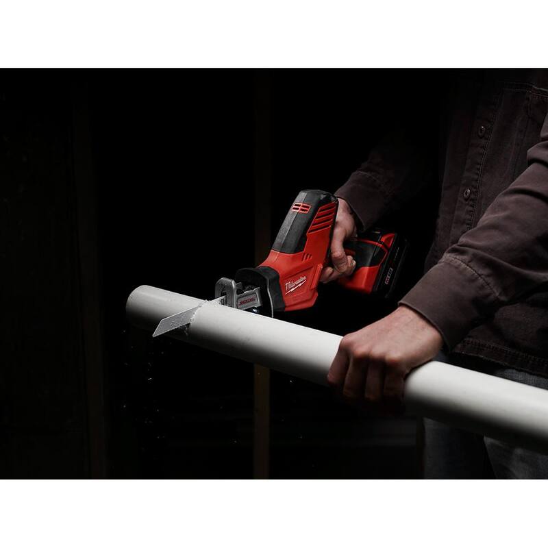 Milwaukee 6 pulgadas 24 TPI Cuchillas para sierra de vaivén para corte de metal delgado (paquete de 100) - 48-01-6186-100X