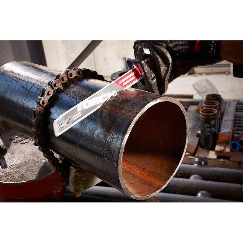 Milwaukee 6 in. 8 TPI TORCH Carbide Teeth Metal Cutting Sawzall Reciprocating Saw Blade (paquete de 2) - 48-00-5201-48-00-5201