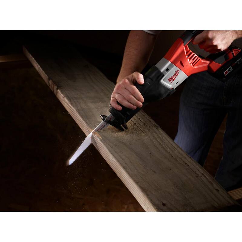 Hoja de sierra alternativa Milwaukee de 12 pulgadas y 5 TPI AX BiMetal para cortar madera con clavos incrustados (paquete de 15) - 48-00-5027S-48-00-5027S-48-00-5027S