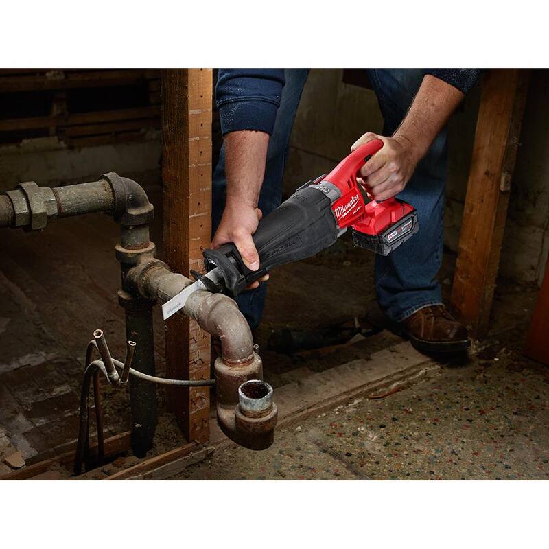 Hoja de sierra reciproca para madera incrustada con clavos Milwaukee 9 in. 5 TPI AX BiMetal con insertos de carburo 9 in. (paquete de 12) - 48-00-5026T-48-00-5026T.