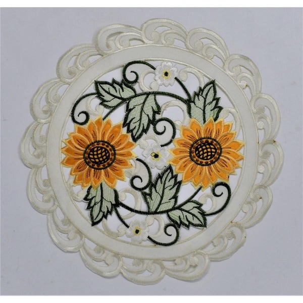 Sinobrite 24 in. Sunflower on Cream Fabric Doily - H8710-024