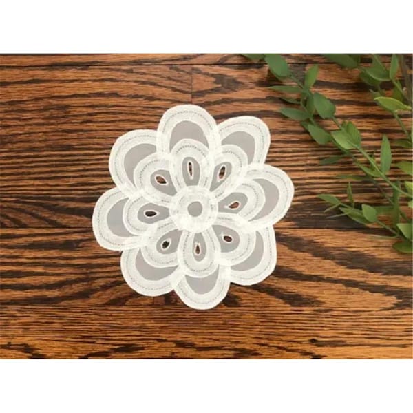 Peking Handicraft 8 in. Crystal Lace White Round Crochet Doily - 06M9206W08