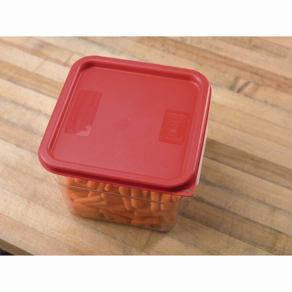Carlisle Foodservice Squares Food Storage Container Lid, 9 x 9 x 0.63, Red, Plastic - 1197105