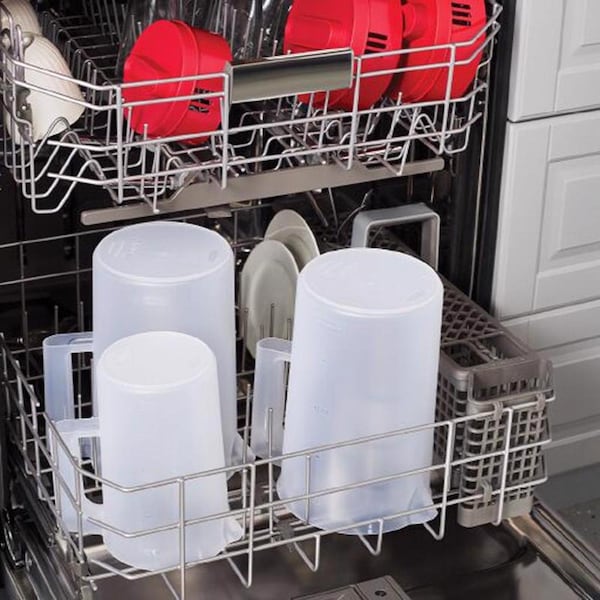 Rubbermaid Rubbermaid 2 qt Clear/Red Pitcher Plastic - 1777154