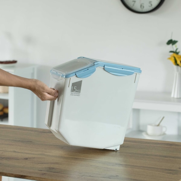 Basicwise White Plastic Storage Food Holder Containers, with a Measuring Cup and Wheels, Large, PK 2 - QI004138L.2