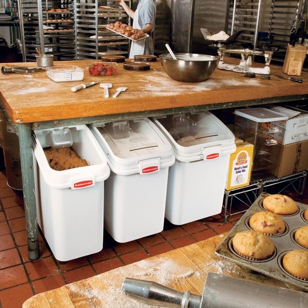 Rubbermaid Commercial 400 cup Mobile Ingredient Bin - FG360088WHT