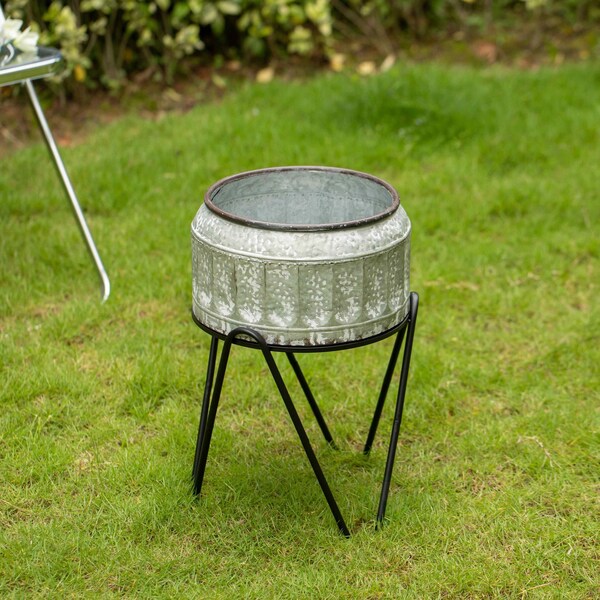 Vintiquewise Silver Galvanized Metal Ice Bucket Beverage Cooler Tub with Stand, Medium - QI004439.M