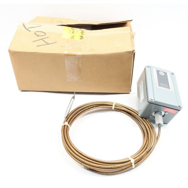 Controlador de temperatura Allen Bradley 837-A6X820 140-260F 600V-Ac - 837-A6X820
