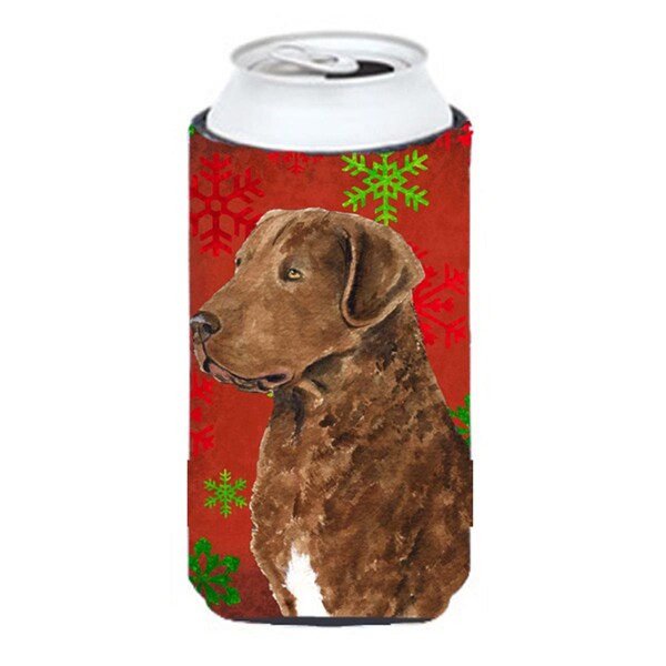Carolines Treasures Chesapeake Bay Retriever Red Snowflakes Holiday Christmas Tall Boy bottle sleeve - SS4738TBC