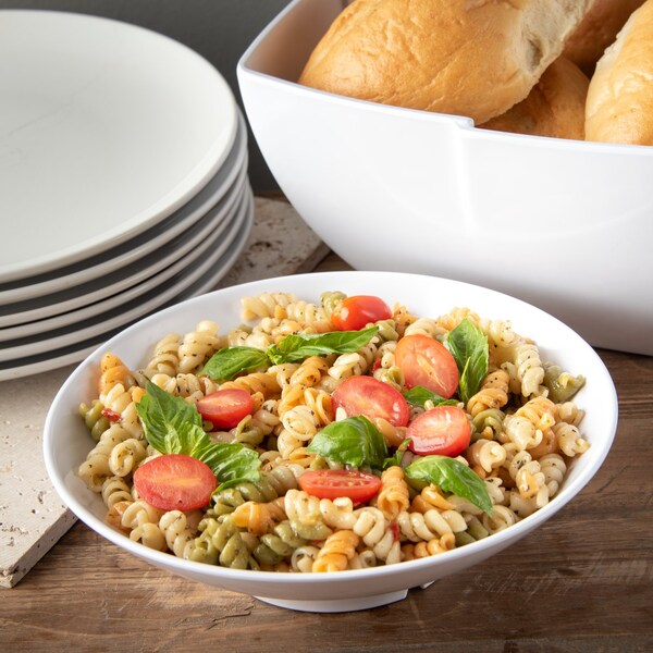 Carlisle Foodservice Melamine Shallow Bowl, 46 oz., Wht, PK12 - ARR24002