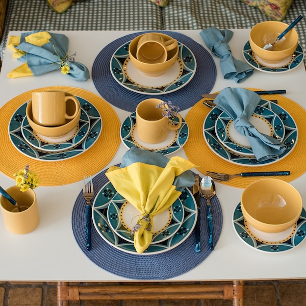 Manhattan Comfort Actual 16 Piece Dinner Set, Service for 4 in Yellow and Blue - AM19-1922