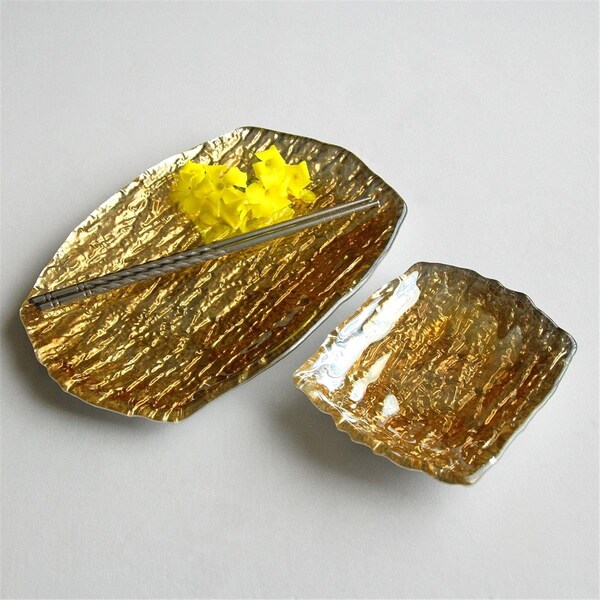 Palacedesigns 6 x 5 in. Romos Dishes, Amber & Silver - Set of 4 - PA3179248