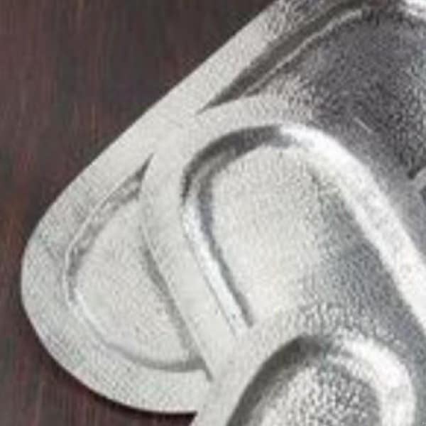 Homeroots 0.5 x 12 x 24 in. Capsule Shaped Silver Hammered Tray - 388589