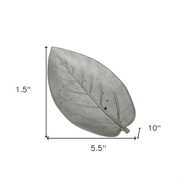 Homeroots 1.5 x 5.5 x 10 in. Gray Begonia Leaf Ceramic Serving Tray - 397886