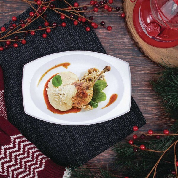 Dart Quiet Classic Laminated Foam Dinnerware, Platter, 9.8 in. x 6.7 in., White, 500PK - 9PRWQR