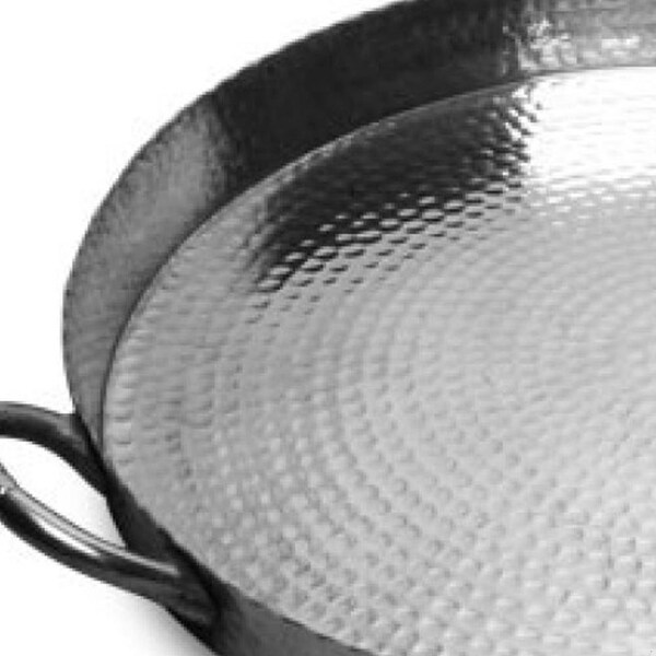 Homeroots 3.5 x 22 x 22 in. Round Hammered Scalloped Serving Tray, Silver - 388577