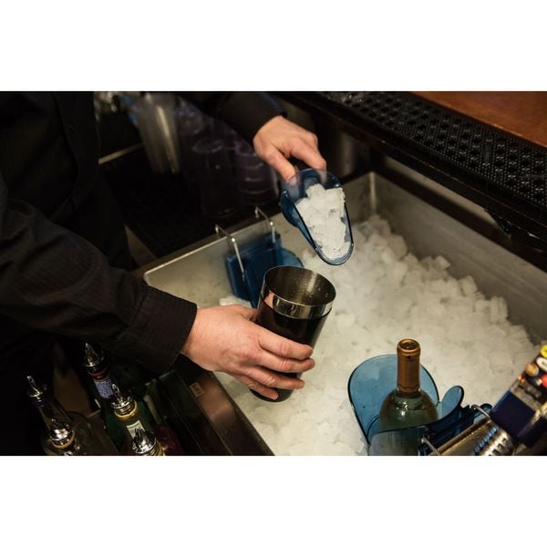 San Jamar Ice Scoop and Holder, 6 to 10 oz. - SI5000GR