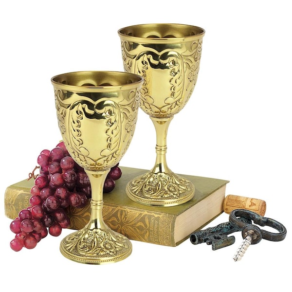 Design Toscano The King's Royal Chalice Embossed Brass Goblet - TV8004