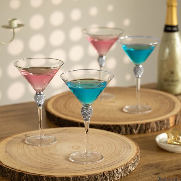 Dinewares 4 Piece Premium Clear Stem Crystal Martini Glasses with Gold Rim and Diamond-like - QI004760.SI.4