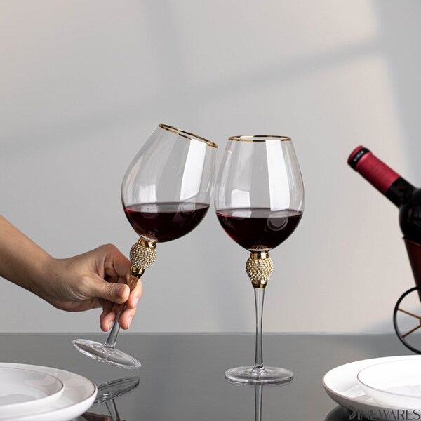 Dinewares Set of 2 Gold-Rimmed Red Wine Glasses with Diamond Rhinestone Accent - 18 oz, 10 Inches Tall - - QI004758.GD.2