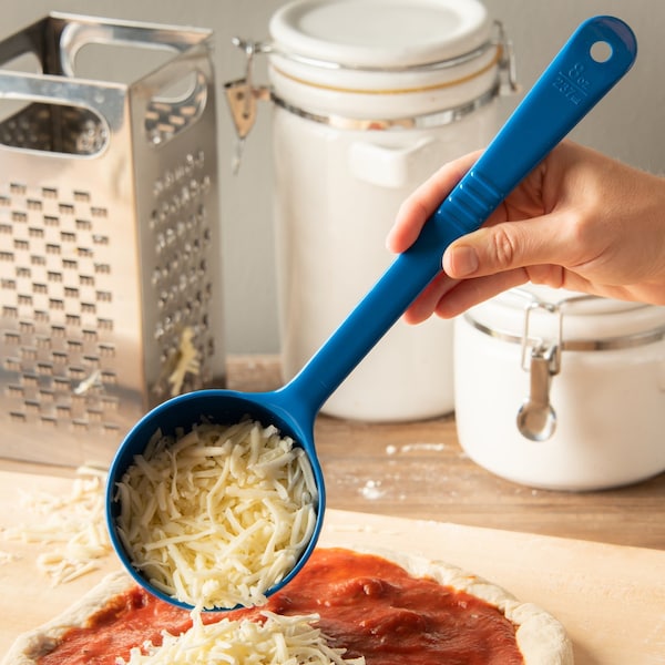 Carlisle Foodservice Solid Long Handle, 8 oz., Blue, PK12 - 399214