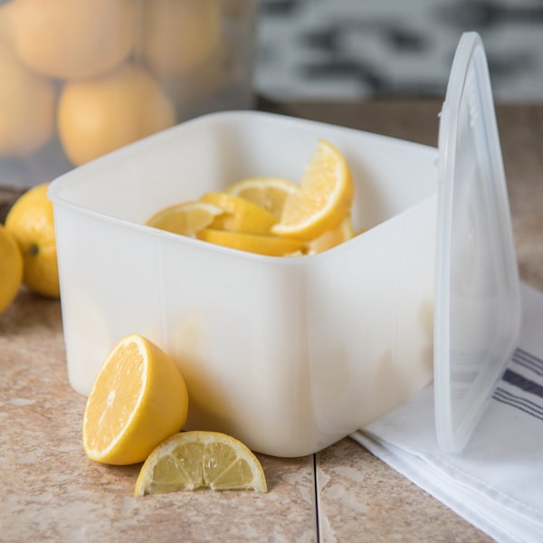 Carlisle Foodservice Storage Container, 2 qt., Wht, PK12 - 153202