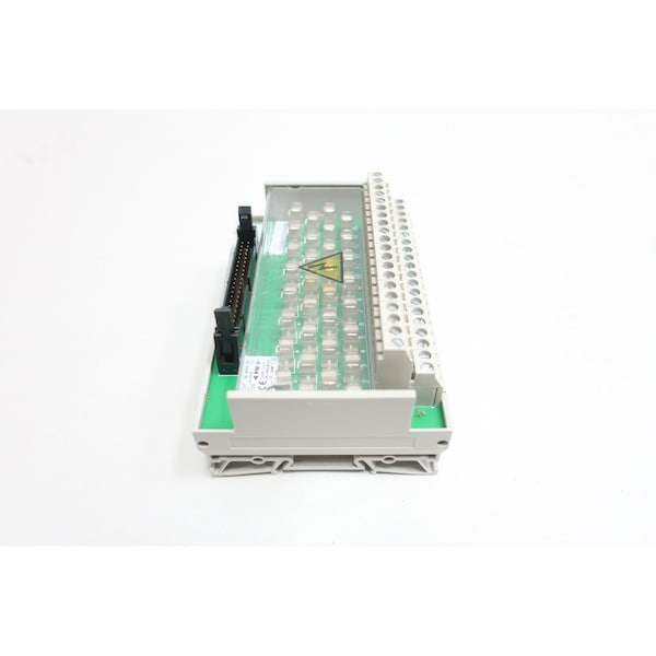 Allen Bradley INTERFACE SER A OTHER PLC AND DCS MODULE - 1492-IFM40F-FS120-2