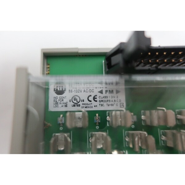 Allen Bradley INTERFACE SER A OTHER PLC AND DCS MODULE - 1492-IFM40F-FS120-2