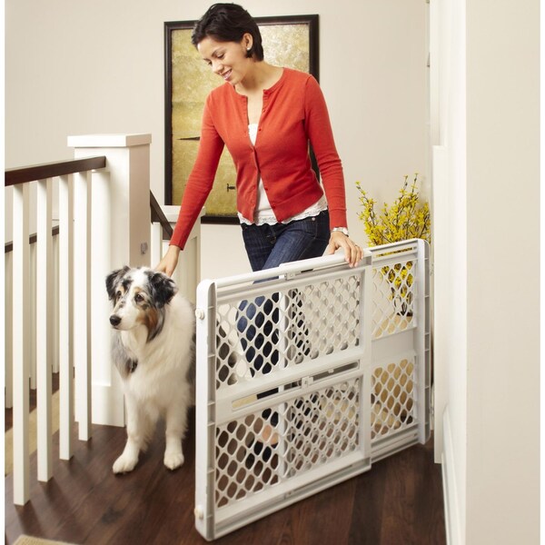 North States Industries North States 26 in. H X 26-42 in. W Plastic Pet Gate - 8625