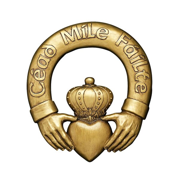Design Toscano One Hundred Thousand Welcomes Claddagh Sculptural Plaque - EU31579