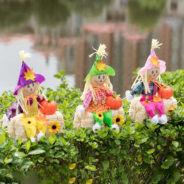 Gardenised Outdoor Fall Decor Halloween Scarecrow for Garden Ornament Sitting on Hay Bale, Straw Multicolor - QI004088