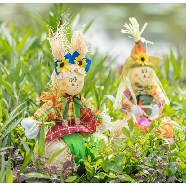 Gardenised Gardenised 13 Inch Boy and Girl Duo Scarecrow Elegantly Seated on a Rustic Hay Bales - QI003425