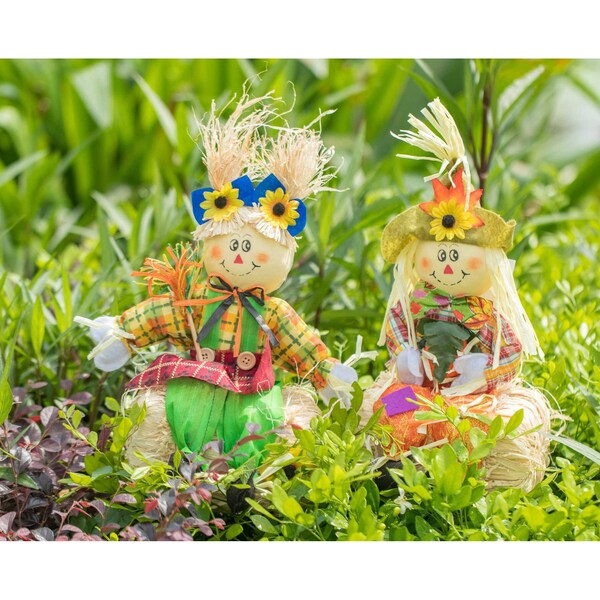 Gardenised Gardenised 13 Inch Boy and Girl Duo Scarecrow Elegantly Seated on a Rustic Hay Bales - QI003425