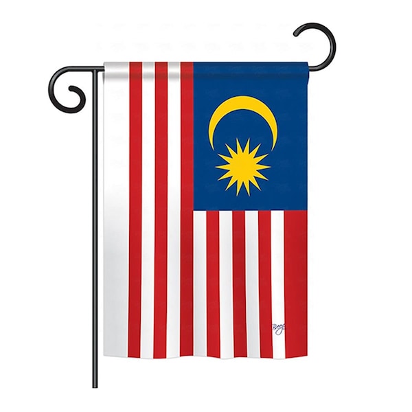 Gardencontrol 13 x 18.5 in. Malaysia Nationality Vertical Double Sided Garden Flag Set with Banner Pole - GA4120158