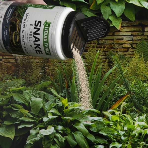 Liquid Fence Animal Repellent, 1 qt, Granules, 9 3/8in H - 85010