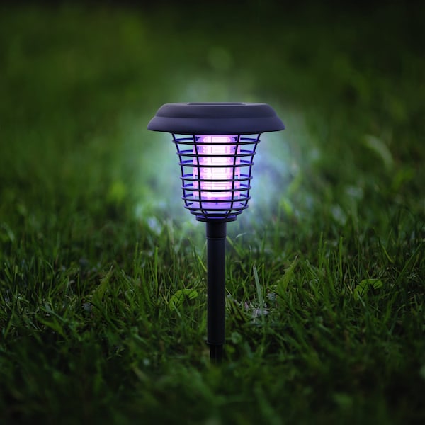 Pure Garden Bug Repellent Outdoor Light, Black - 82-6018