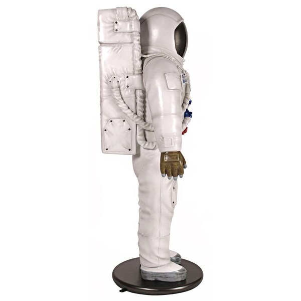 Design Toscano Man on the Moon Astronaut Statue - NE180011