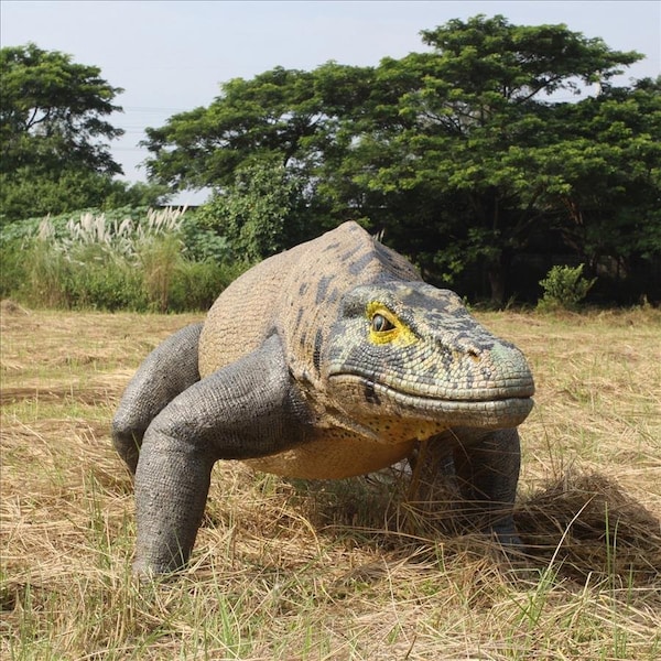 Design Toscano Giant Megalania Monitor Lizard Statue - NE130056