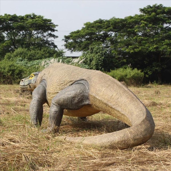 Design Toscano Giant Megalania Monitor Lizard Statue - NE130056
