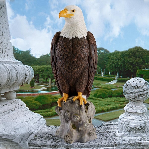 Design Toscano Majestic Mountain Eagle Garden Statue - QM2810400