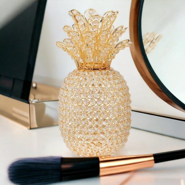 Homeroots 15 in. Faux Crystal & Gold Pineapple Sculpture - 379771