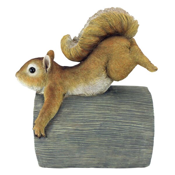 Design Toscano Crash the Squirrel Gutter Guardian Downspout Statue - QM2869000