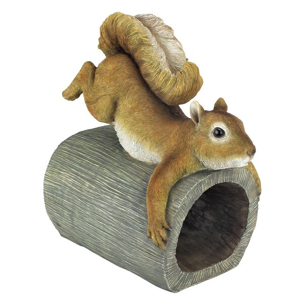 Design Toscano Crash the Squirrel Gutter Guardian Downspout Statue - QM2869000